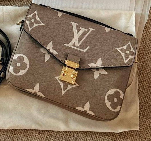 Louis Vuitton Pochette Métis