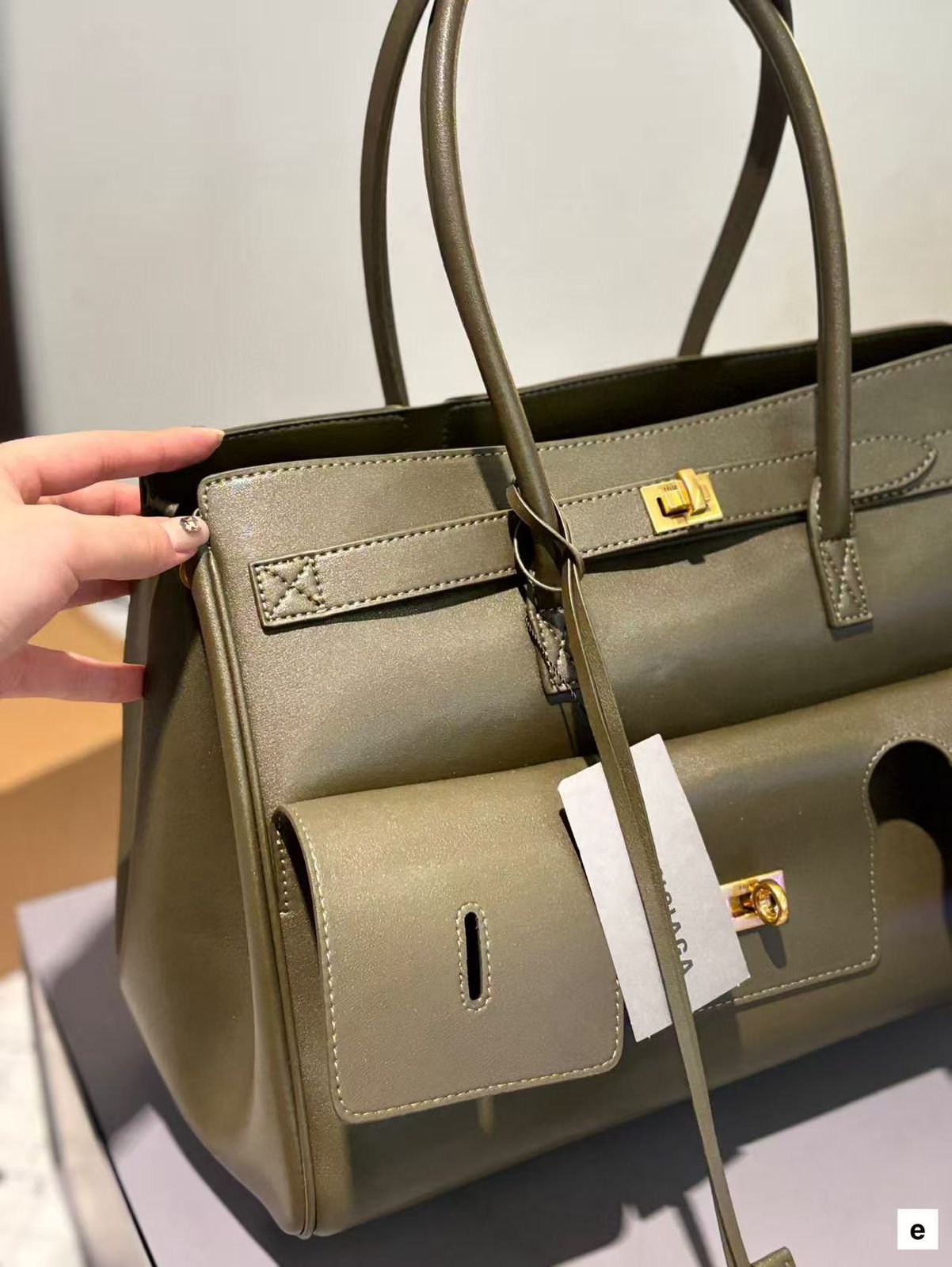 Balenciaga leather shoulder bag