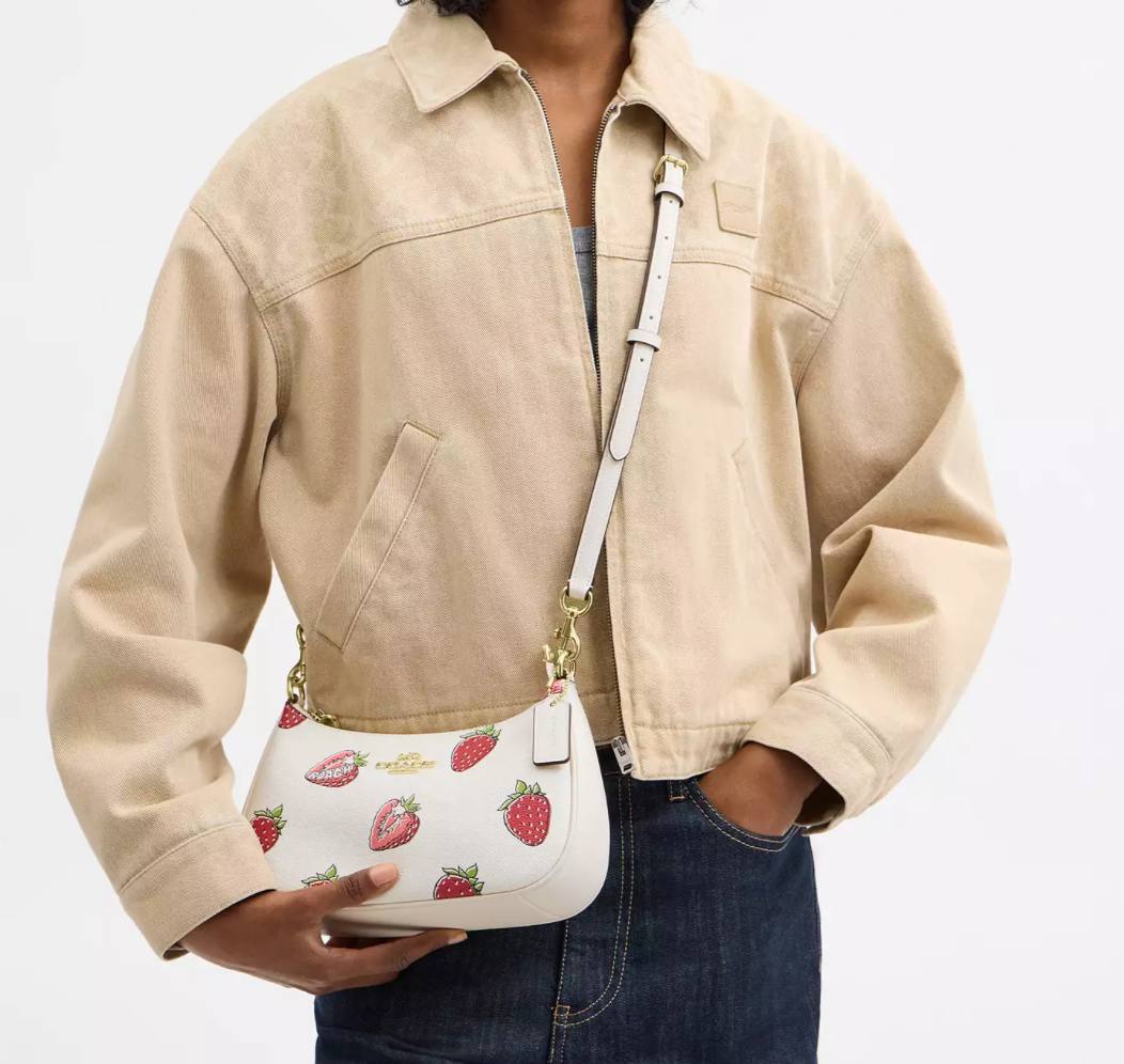 Coach Teri Shoulder Bag With Strawberry Print 🍓